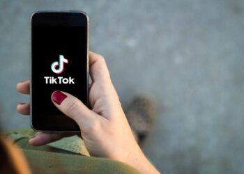 TikTok dice que está restableciendo su servicio en EEUU por la garantía recibida de Trump