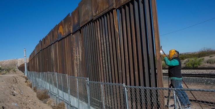 El Gobierno de Trump retoma la reconstrucción del muro en la fronteriza Tijuana