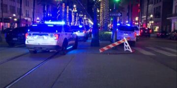Un camión atropelló a una multitud en Nueva Orleans y deja al menos 10 personas muertas