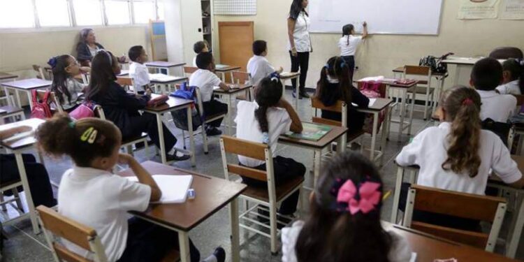 Ministerio de Educación anunció la fecha de reinicio de clases para este para el 7 de enero