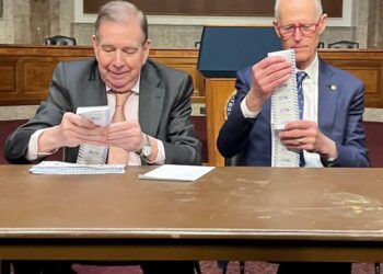 Edmundo González Urrutia se reunió con el senador Rick Scott