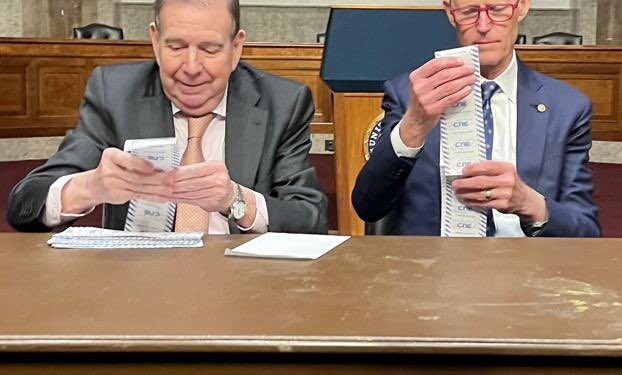 Edmundo González Urrutia se reunió con el senador Rick Scott