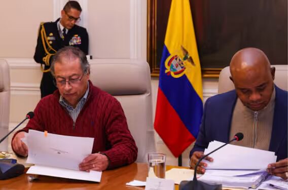 Petro se reunió con Murillo para evaluar el tema de Venezuela pero no definen asistencia a toma de posesión de Maduro