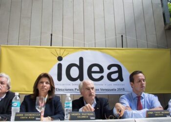 32 expresidentes declaran su respaldo a Edmundo González como presidente electo