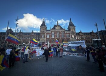 Venezolanos en Países Bajos participan en la convocatoria de María Corina Machado en respaldo a Edmundo González