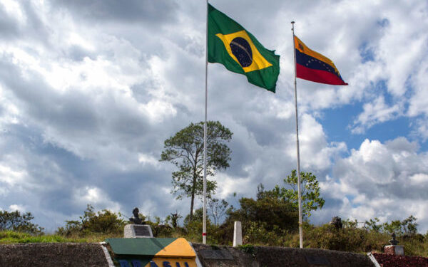 Régimen cierra frontera con Brasil por tres días