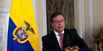 Petro culpa al «bloqueo económico» de la falta de transparencia electoral en Venezuela e insiste en un nuevo «diálogo nacional» con Maduro