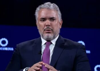 Iván Duque exhortó a Edmundo González a convocar una «intervención humanitaria» para restablecer el orden democrático en Venezuela