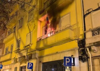 Denuncian ataque con “bombas incendiarias” contra el Consulado de Venezuela en Lisboa