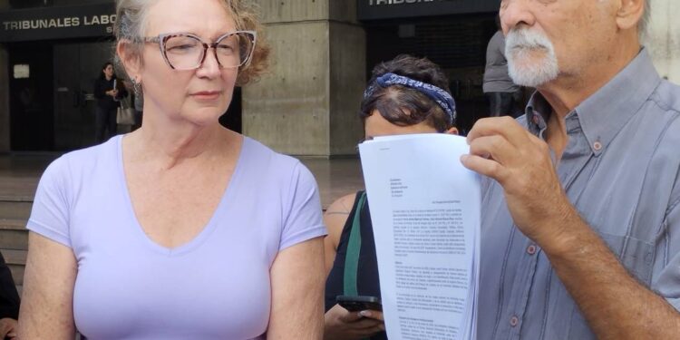 Esposa de Carlos Correa exige a la Defensoría del Pueblo actuar ante su desaparición