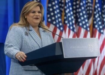 Gobernadora de Puerto Rico pide a Trump «contrarrestar» amenaza de «invasión» de Maduro a la isla