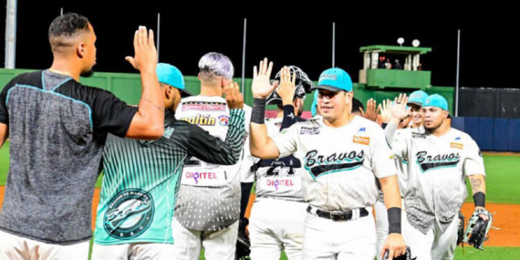 Bravos de Margarita quedó a un paso de la final al dejar en el terreno a Magallanes