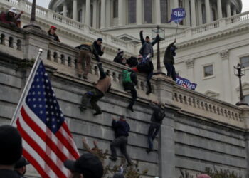 Trump indultó a los procesados por el asalto al Capitolio en 2021