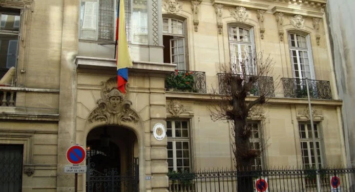 Francia expulsa a diplomáticos venezolanos y les da cinco días para abandonar el país en reciprocidad por decisión del régimen