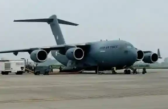 México niega entrada de avión de EEUU con migrantes deportados