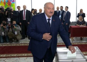 Presidente de Bielorrusia asegura que le da igual que Occidente no reconozca las  presidenciales