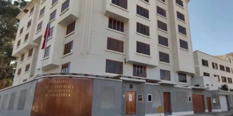 Bolivia denuncia atentado con disparos a la embajada de Venezuela en La Paz