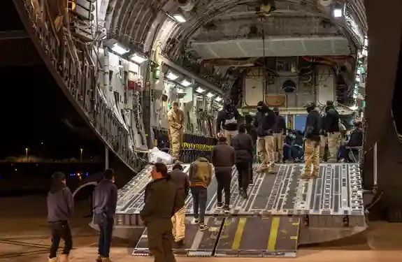 EEUU trabaja en acuerdo con El Salvador para que reciba a migrantes