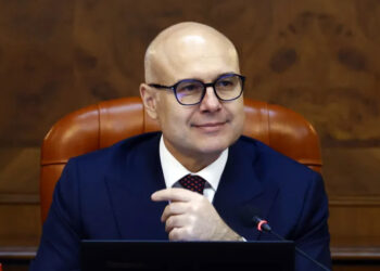 Dimite el primer ministro de Serbia tras semanas de intensas protestas estudiantiles