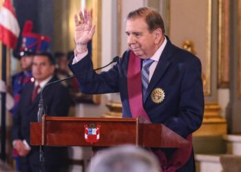 Edmundo González pide «emplear todos los medios legítimos al alcance» para hacer prevalecer la libertad