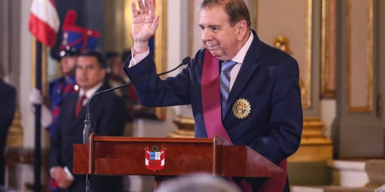 Edmundo González pide «emplear todos los medios legítimos al alcance» para hacer prevalecer la libertad