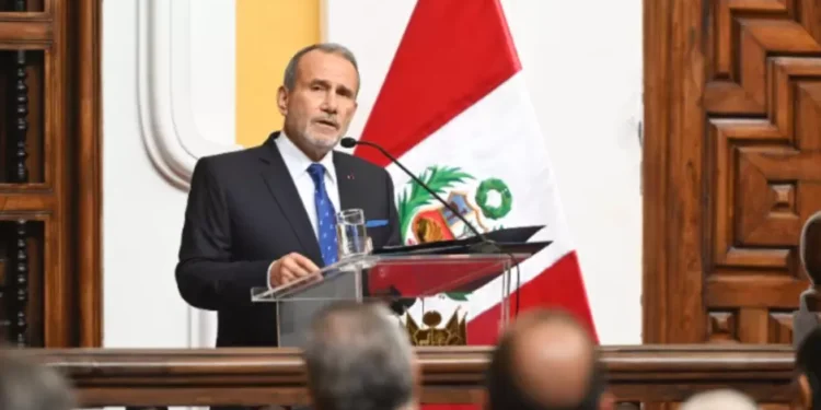 Gobierno de Perú se opone a cualquier intervención extranjera en Venezuela