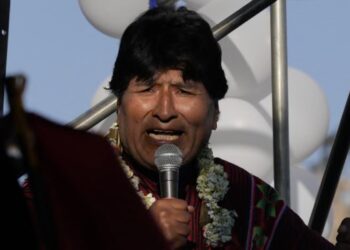 Fiscalía de Bolivia delega a la policía orden de captura contra Evo Morales