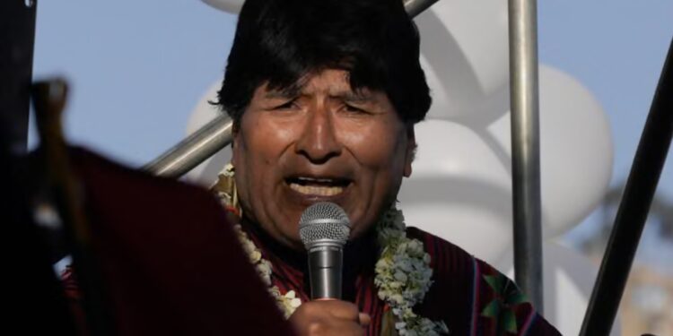 Fiscalía de Bolivia delega a la policía orden de captura contra Evo Morales