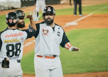 Águilas remontó y hundió a Tigres en el Round Robin