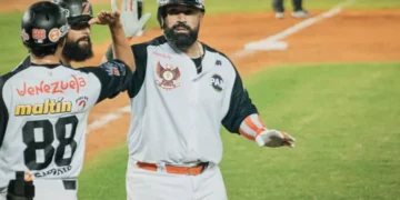 Águilas remontó y hundió a Tigres en el Round Robin