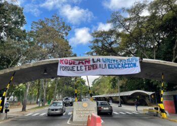 UCV aboga por negociación para una «transición pacífica» a la democracia y la liberación de los presos políticos en Venezuela