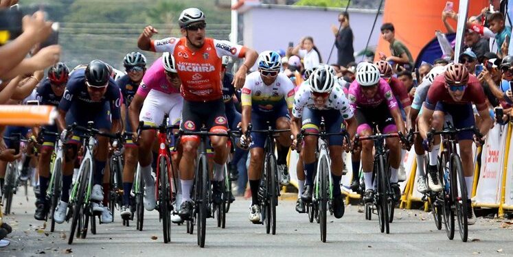 Edwin Torres gana la segunda etapa de la Vuelta al Táchira 2025