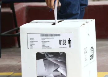 Al menos 10.000 ecuatorianos en Venezuela se quedarán sin poder votar en elecciones de Ecuador