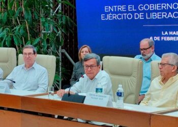 Fiscalía de Colombia reactiva las órdenes de captura contra negociadores del ELN