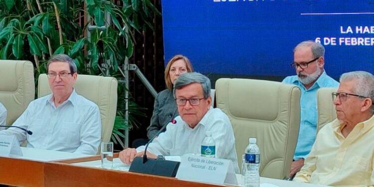 Fiscalía de Colombia reactiva las órdenes de captura contra negociadores del ELN