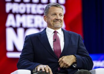 Erik Prince ofrece recompensa de 100 mil dólares por la captura del Fiscal del régimen Tarek William Saab