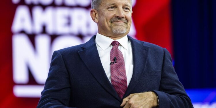 Erik Prince ofrece recompensa de 100 mil dólares por la captura del Fiscal del régimen Tarek William Saab