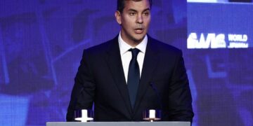 Presidente de Paraguay llega a Panamá para reunirse con su homólogo Mulino