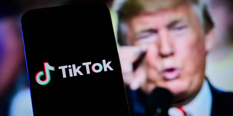 Donald Trump anunció que emitirá un decreto el lunes para posponer la prohibición de TikTok en Estados Unidos