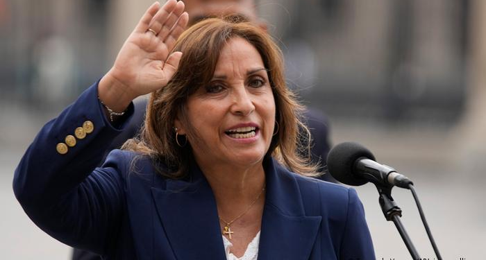 La presidenta de Perú pide a Nicolás Maduro que «aprenda a perder unas elecciones y deje el Gobierno»