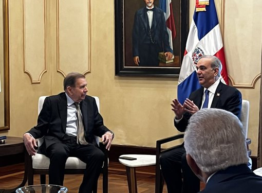 Edmundo González se reunió con el presidente Luis Abinader en el Palacio Nacional de Santo Domingo