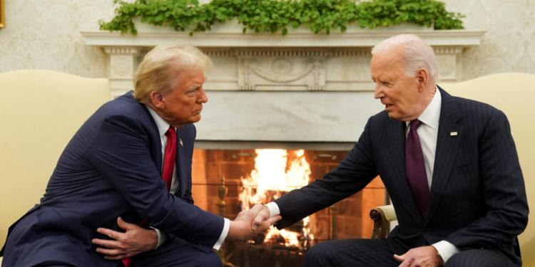 Revelaron qué dice la carta que le dejó Joe Biden a Donald Trump en el escritorio del Salón Oval de la Casa Blanca