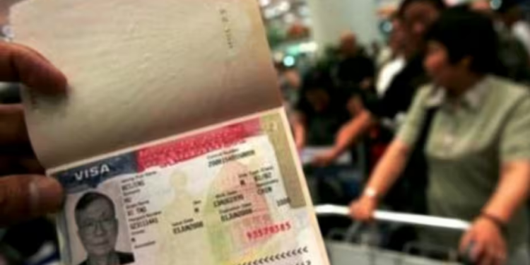 Estados Unidos suspende la emisión de visas en su consulado en Bogotá