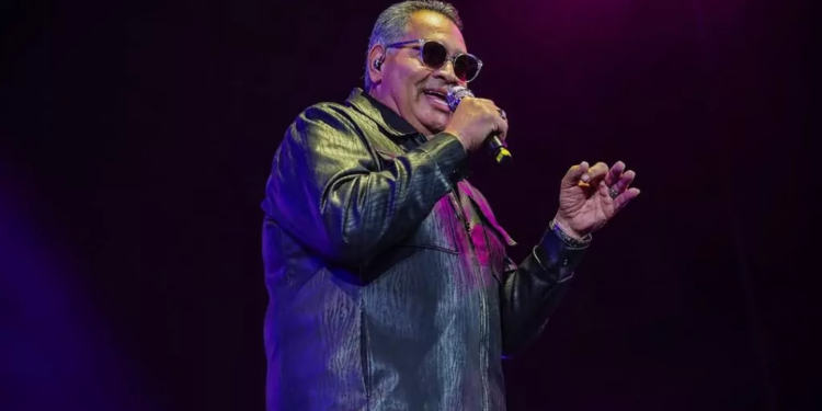 Salsero Tito Nieves anuncia su retiro de los escenarios, tras 50 años, con gira mundial