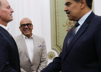 Jorge Rodríguez tras reunión con Richard Grenell: «La posición de Venezuela siempre será el diálogo abierto»