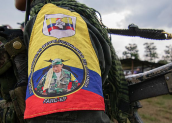 Detienen a presunto cabecilla de disidencias de FARC acusado de reclutamiento de menores