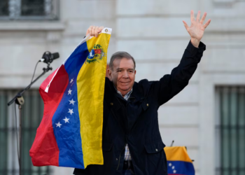 El País: Petro teme que Edmundo González se presente por sorpresa en la frontera con Venezuela
