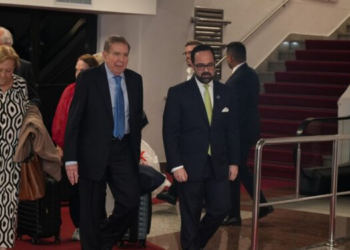 Edmundo González llegó a República Dominicana para continuar su gira internacional