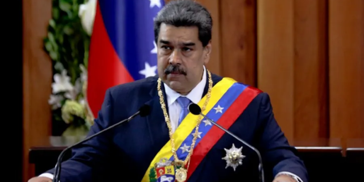 Nicolás Maduro asegura que Iván Duque y Álvaro Uribe están detrás de una supuesta “invasión militar”