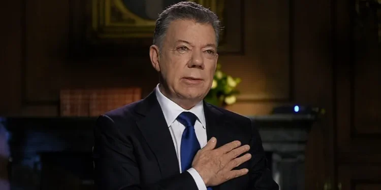 «Como lo acaba de hacer Chile»: Santos le pide a Petro que retire al embajador en Venezuela